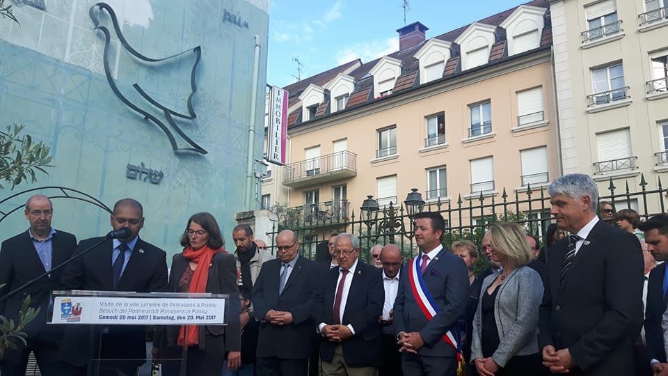 inauguration de la sculpture en fer forgé pour le jardin de la paix